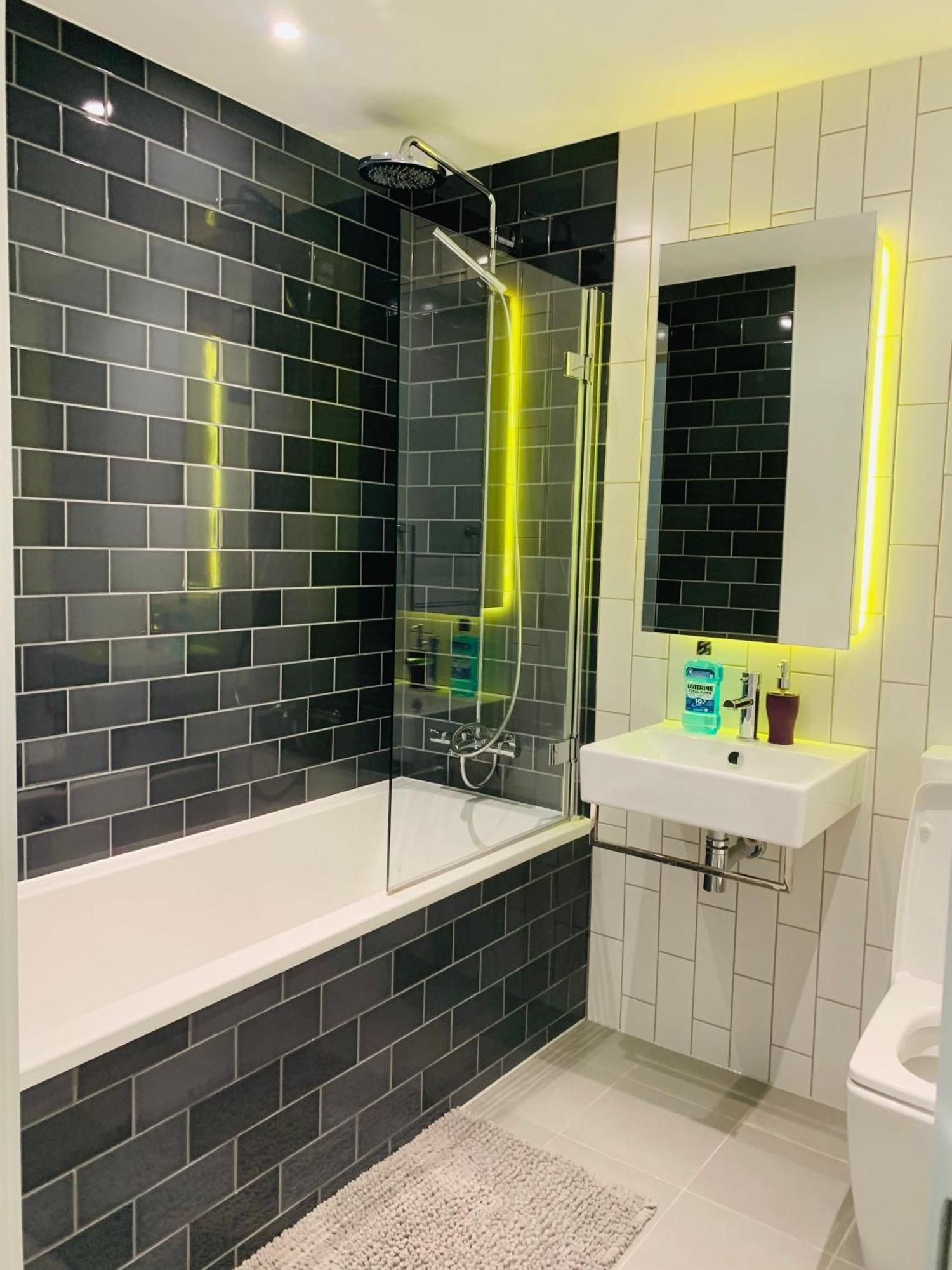 Проживание в семье Lush Living - Double With Private Bathroom