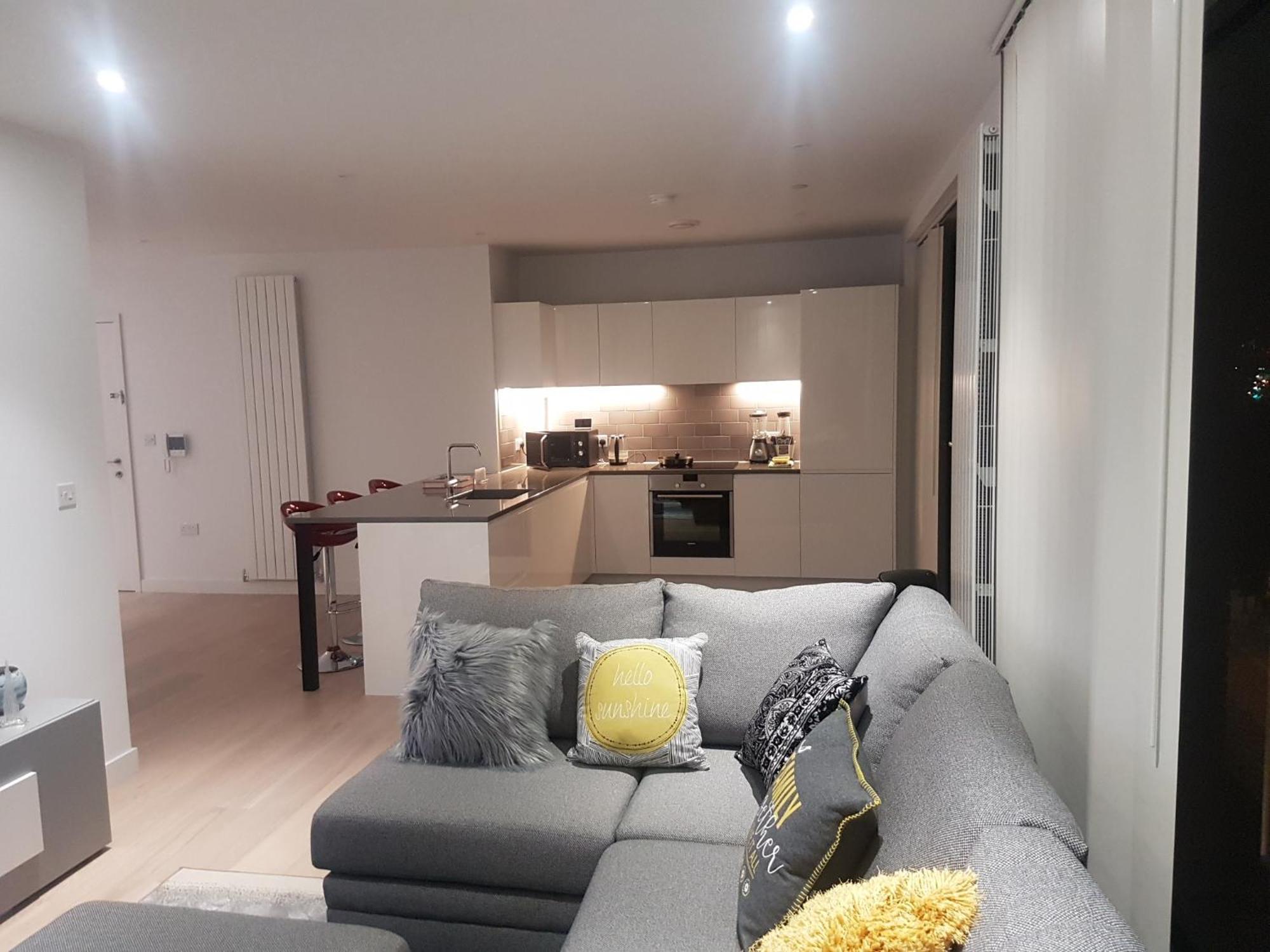 Проживание в семье Lush Living - Double With Private Bathroom Лондон