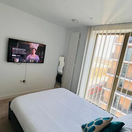 Lush Living - Double Room With Private Bathroom Лондон Экстерьер фото