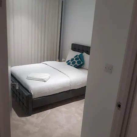 Lush Living - Double Room With Private Bathroom Лондон Экстерьер фото